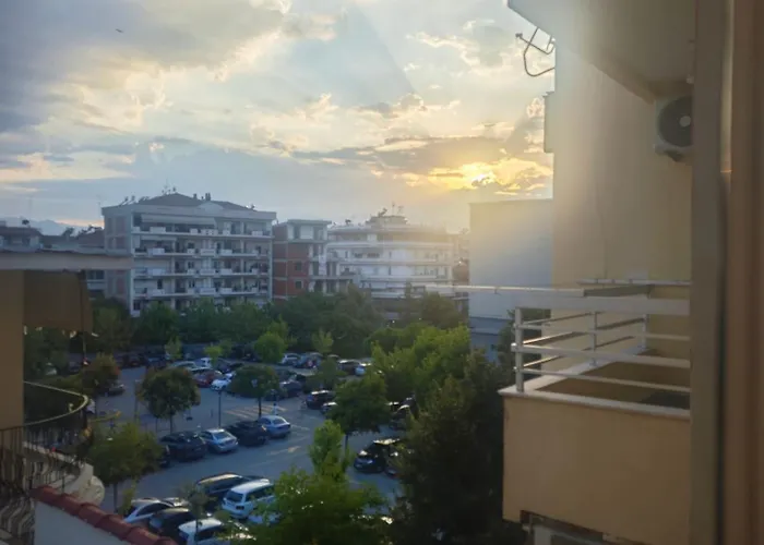 Cozy In The Center *